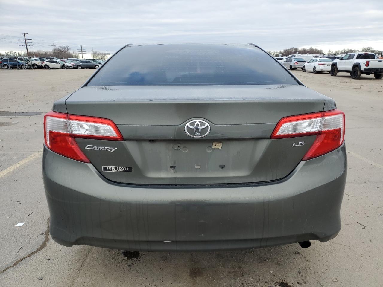2014 TOYOTA CAMRY