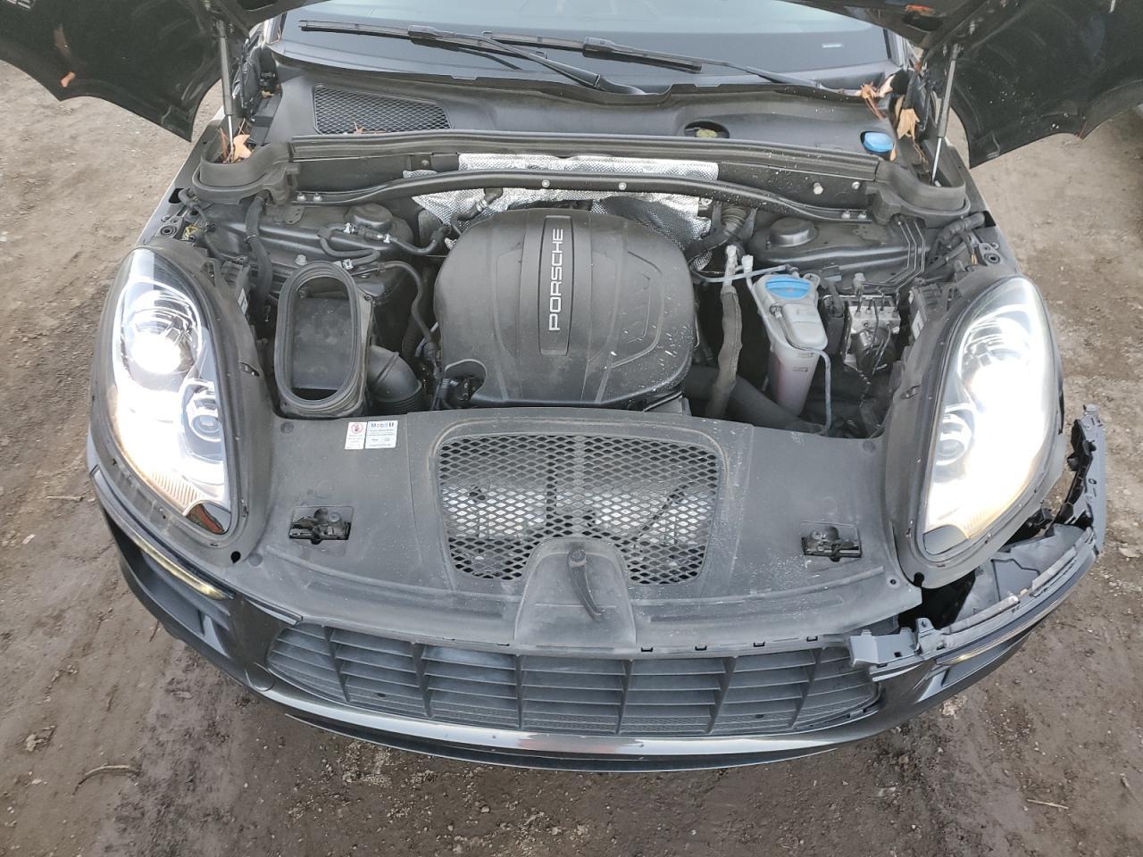 2018 PORSCHE Macan