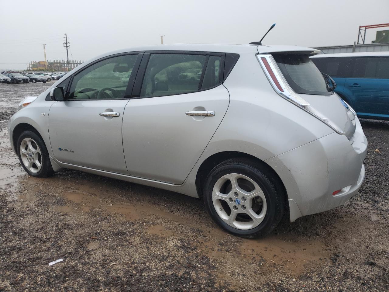 2011 NISSAN LEAF