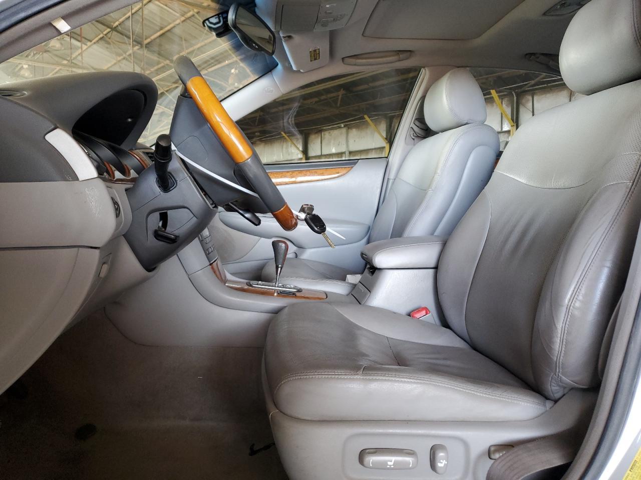 2005 LEXUS ES 330