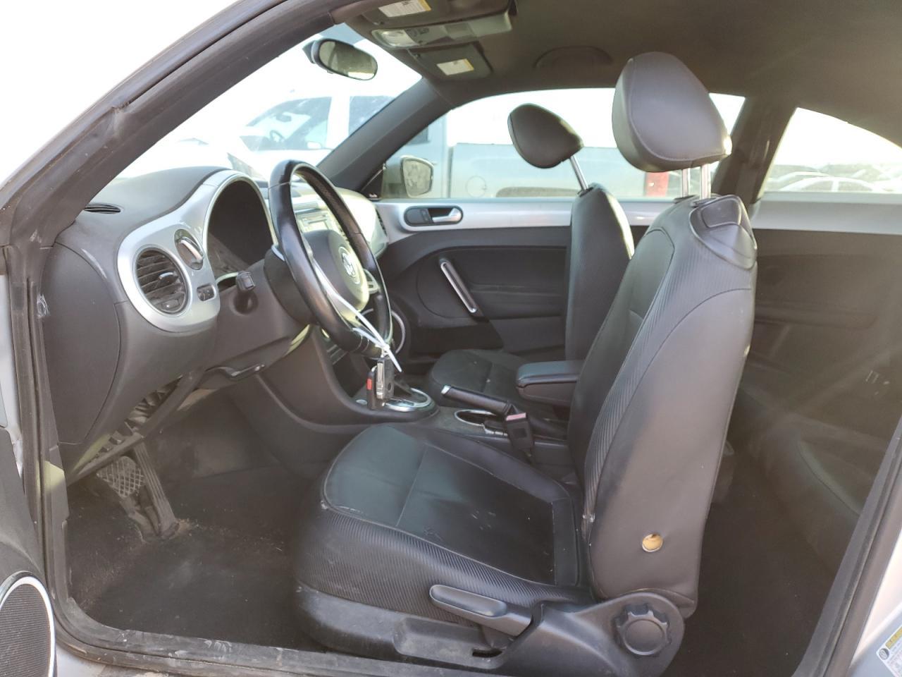 2012 VOLKSWAGEN Beetle