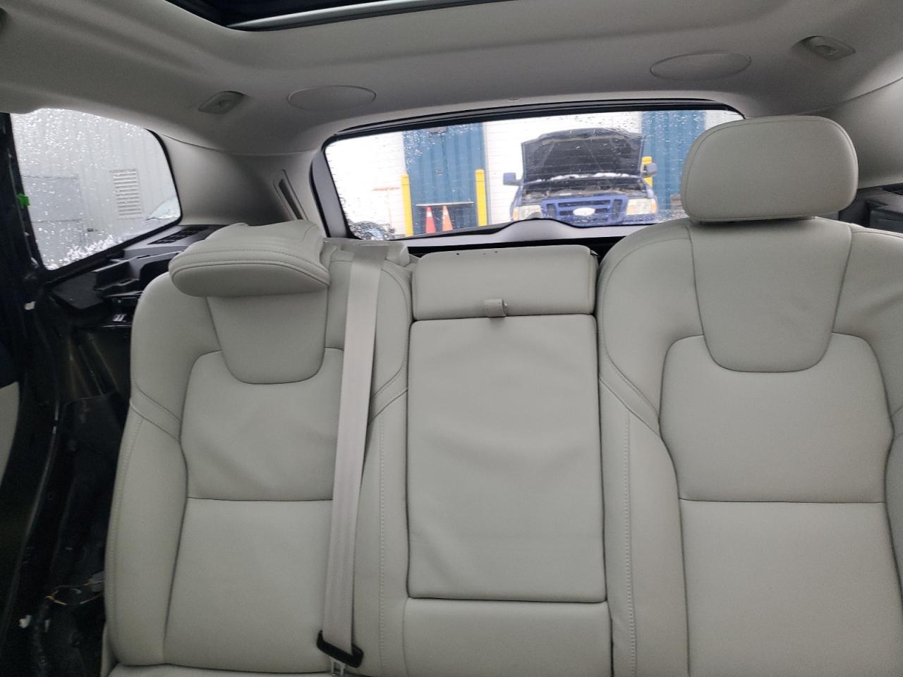 2022 VOLVO XC60