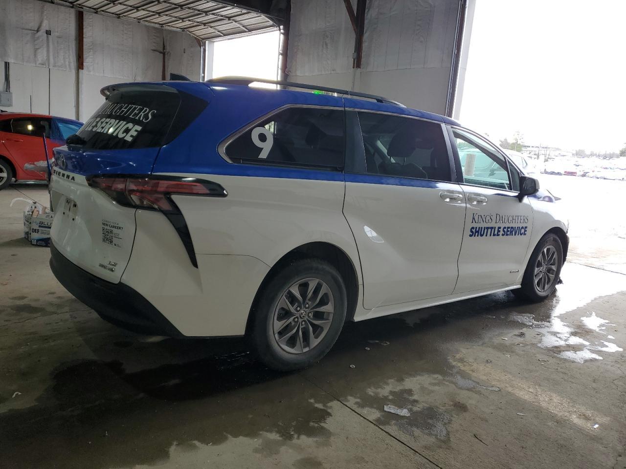 2021 TOYOTA SIENNA