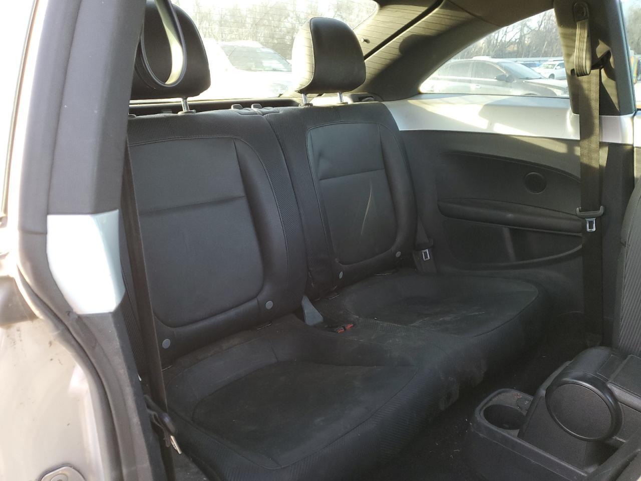 2012 VOLKSWAGEN Beetle