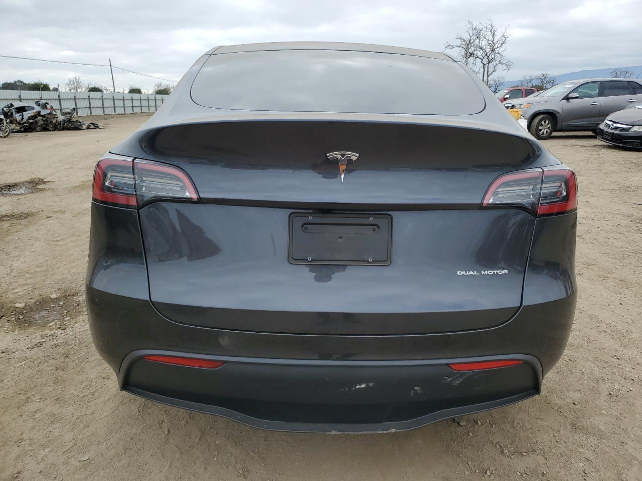 2024 TESLA MODEL Y