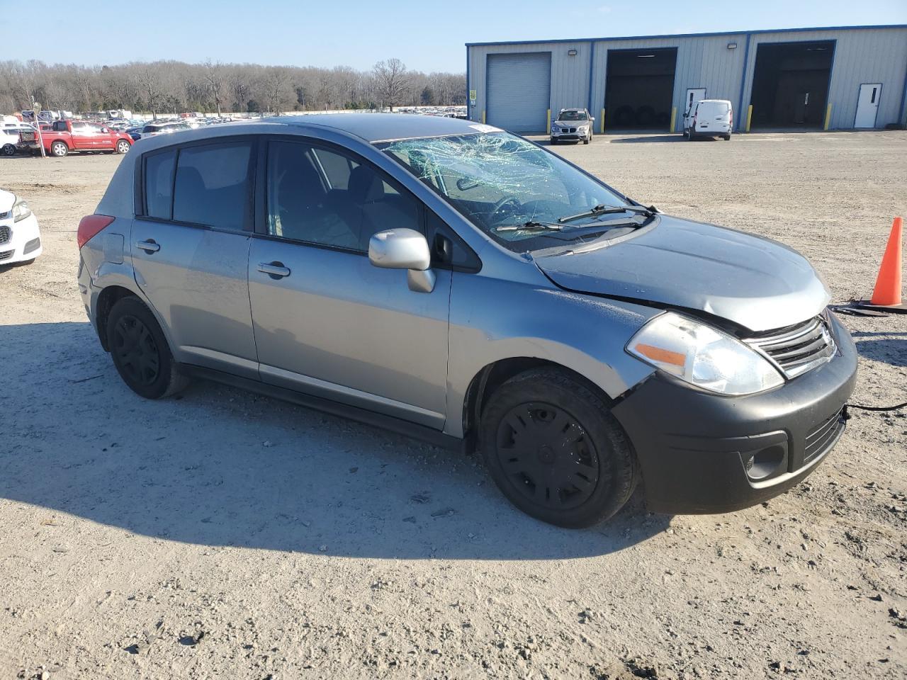 2011 NISSAN VERSA