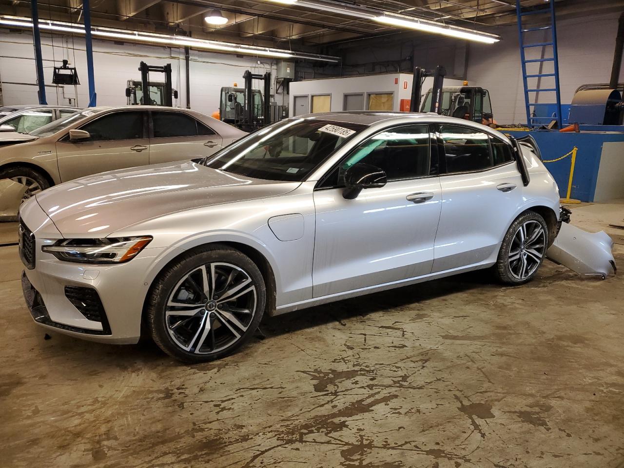 2022 VOLVO S60