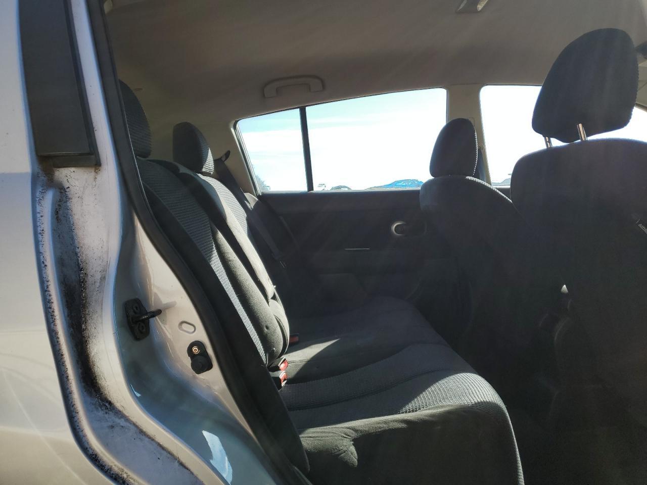 2011 NISSAN VERSA