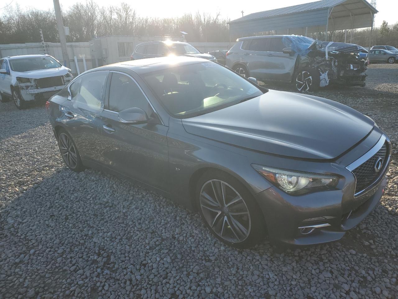 2015 INFINITI Q50