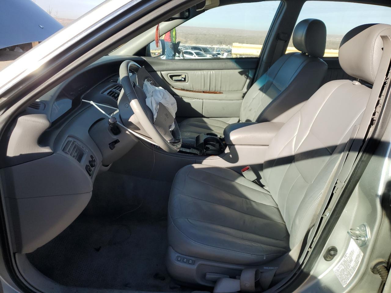 2002 TOYOTA Avalon