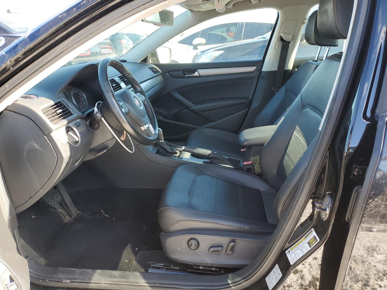 2014 VOLKSWAGEN Passat