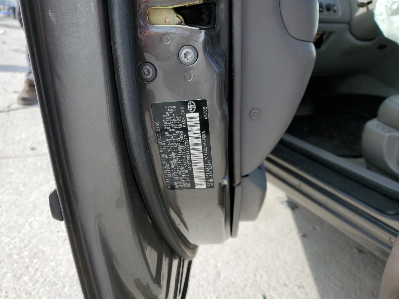 2004 TOYOTA Avalon