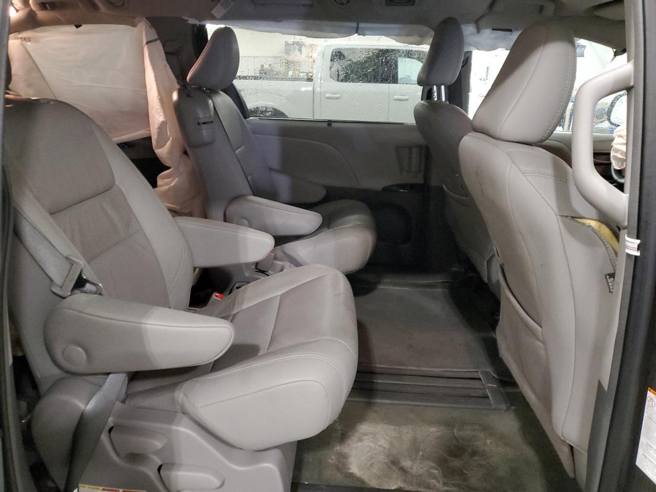2018 TOYOTA SIENNA