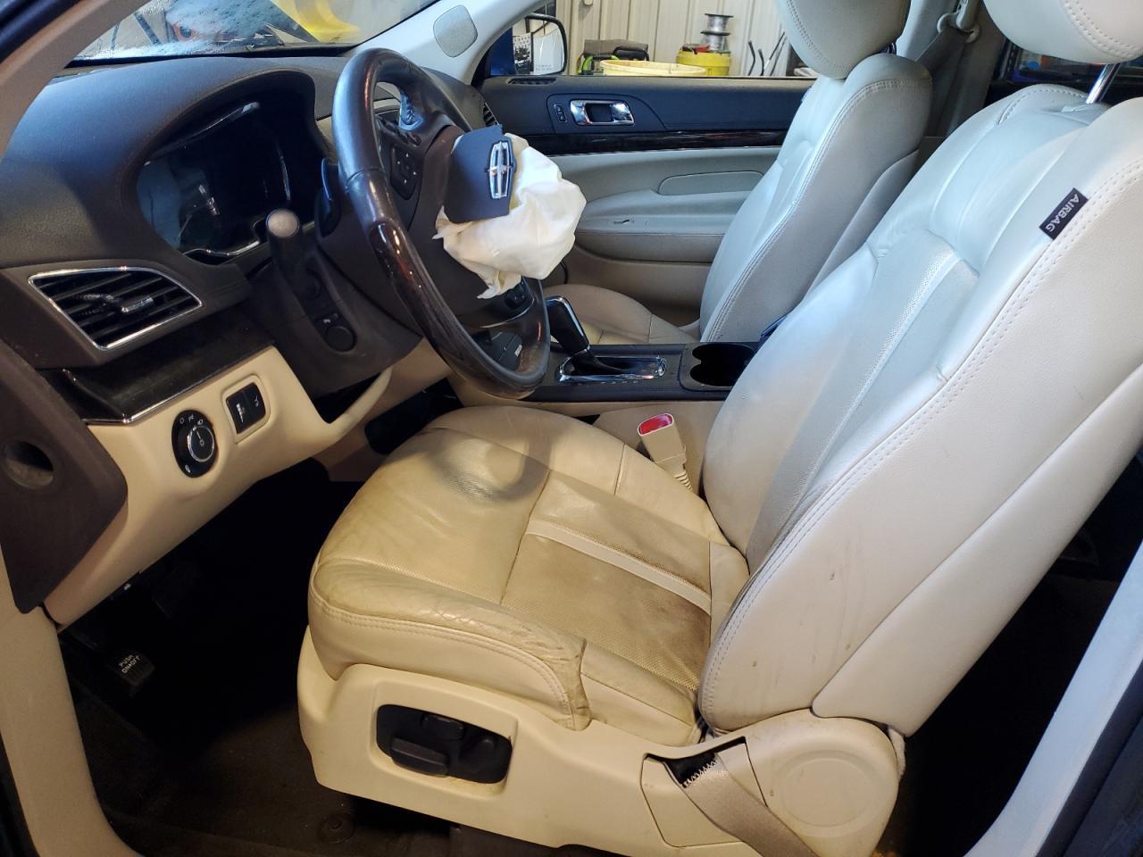 2014 LINCOLN MKT