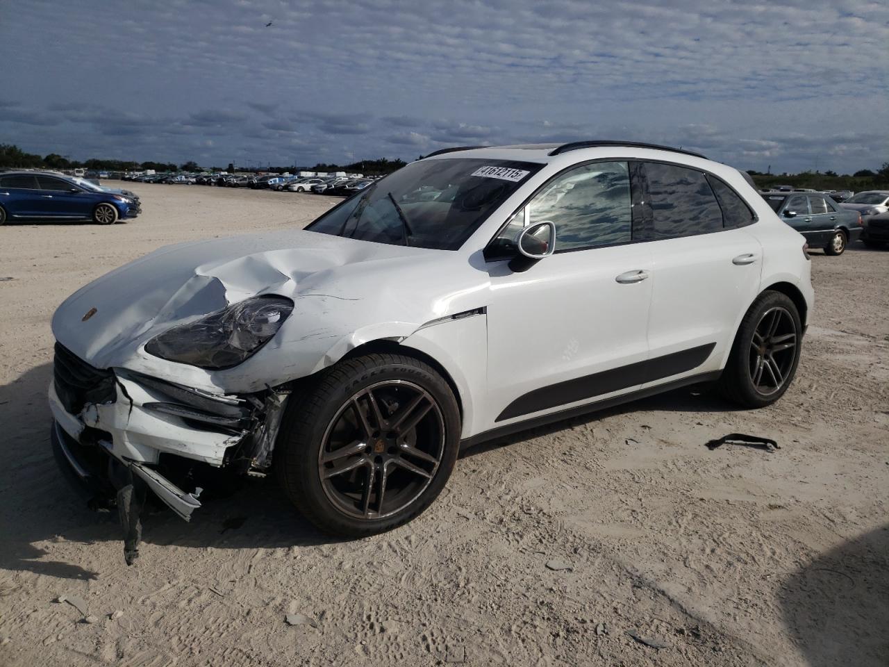 2019 PORSCHE Macan