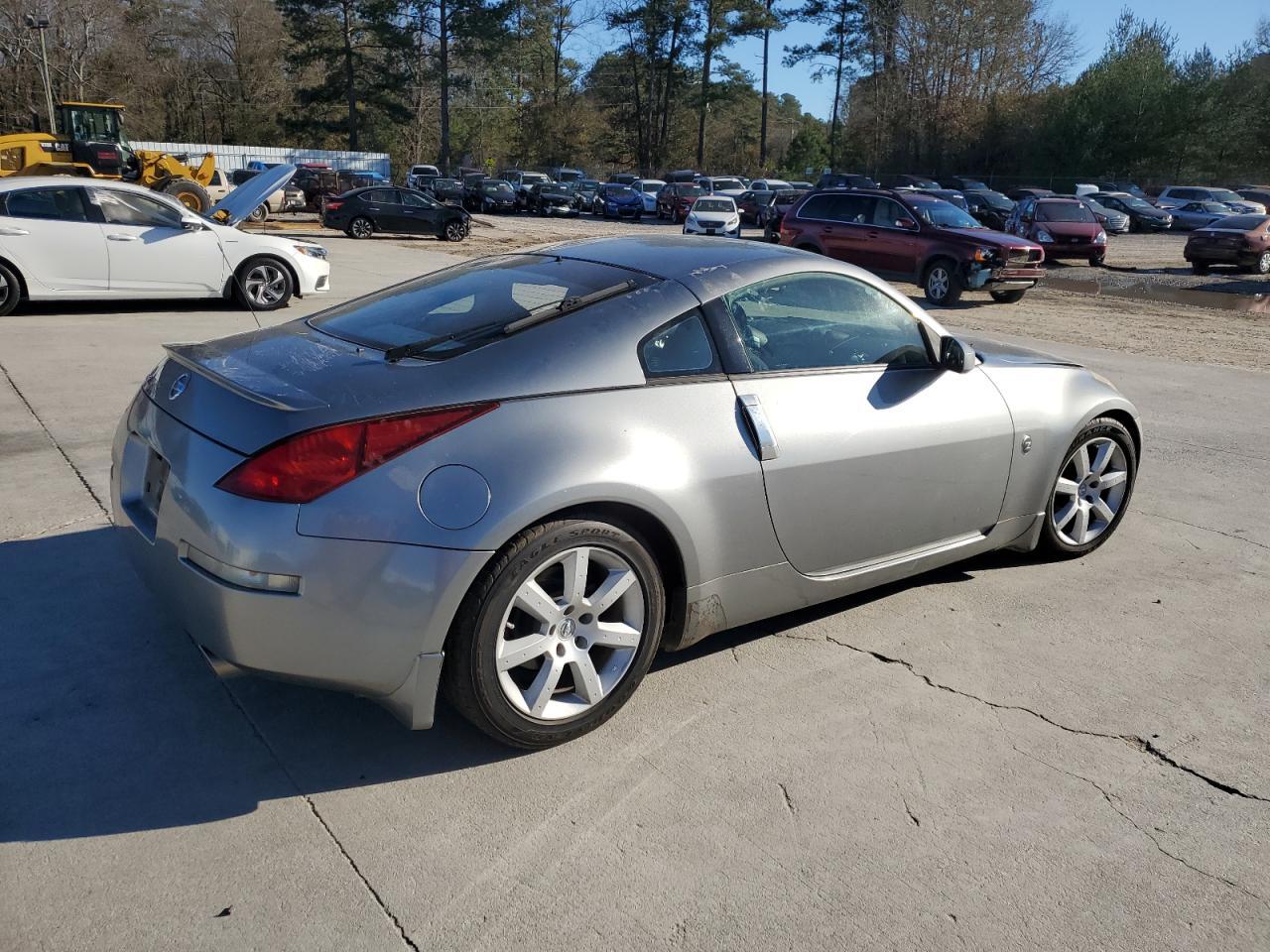 2004 NISSAN Z