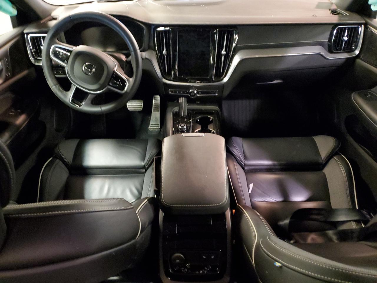 2022 VOLVO S60