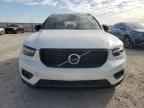 2022 VOLVO XC40
