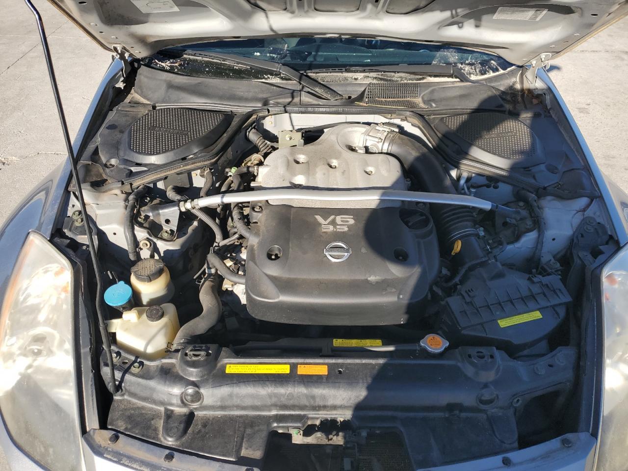 2004 NISSAN Z