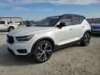 2022 VOLVO XC40
