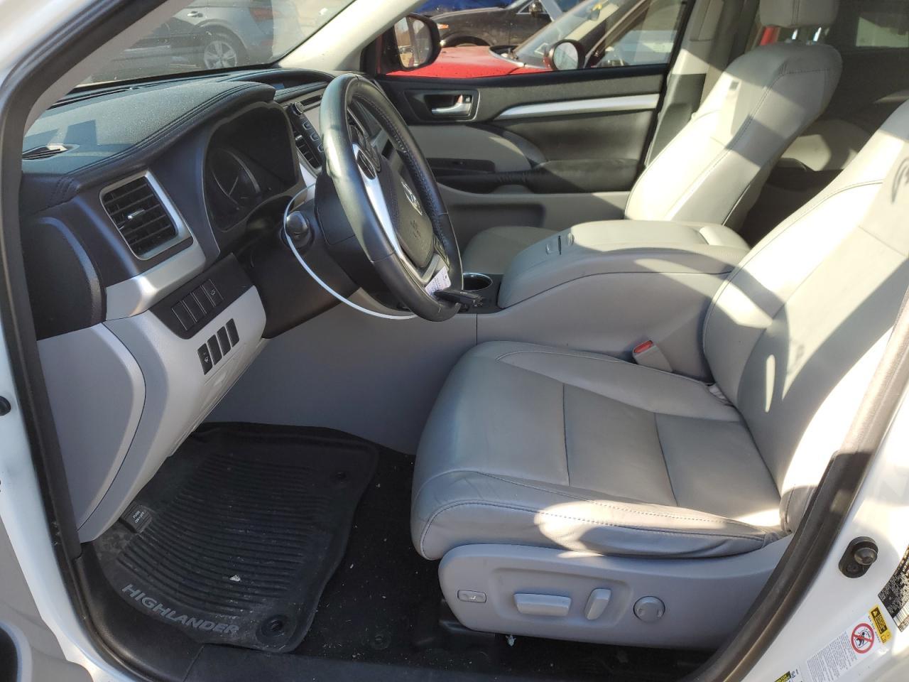 2016 TOYOTA HIGHLANDER