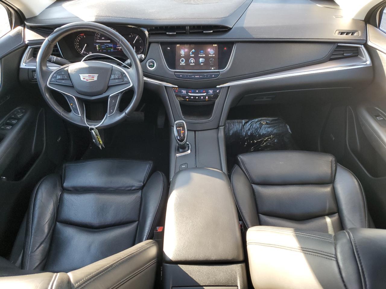 2017 CADILLAC XT5
