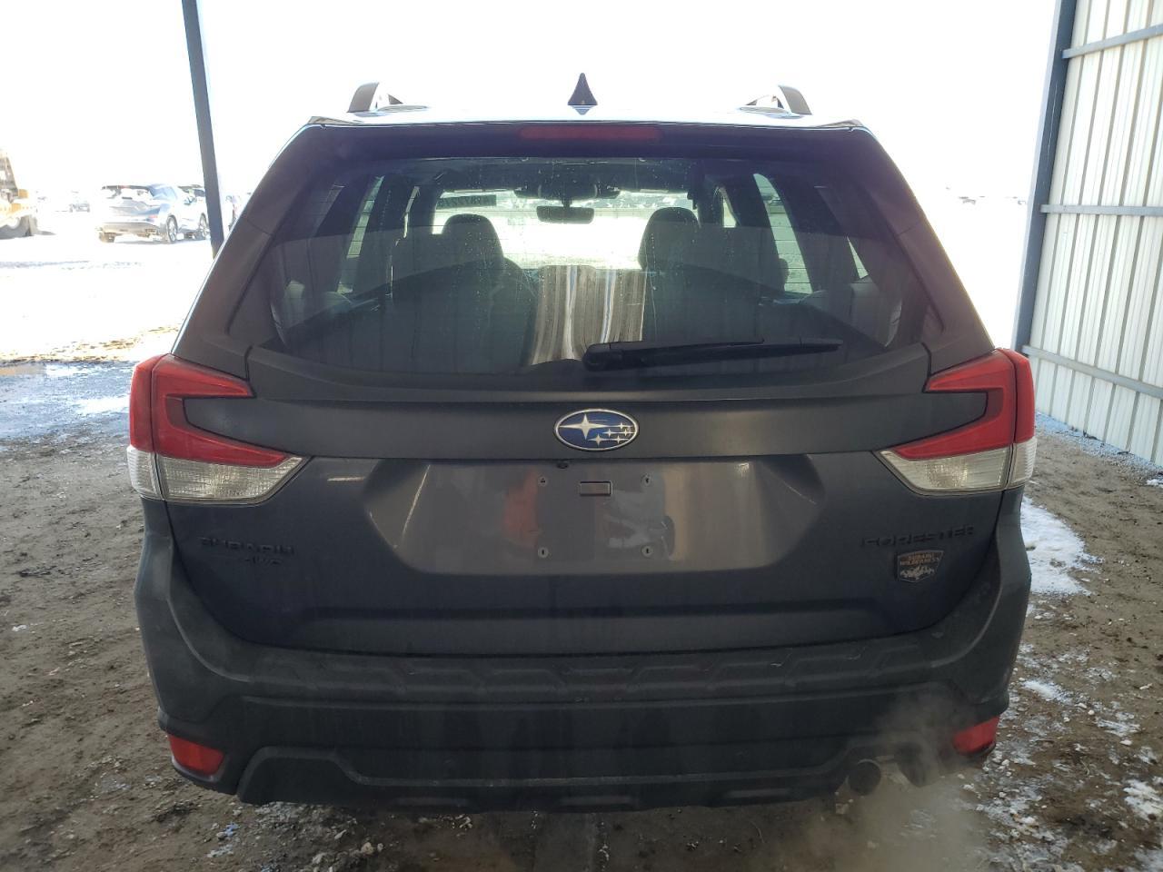 2022 SUBARU FORESTER