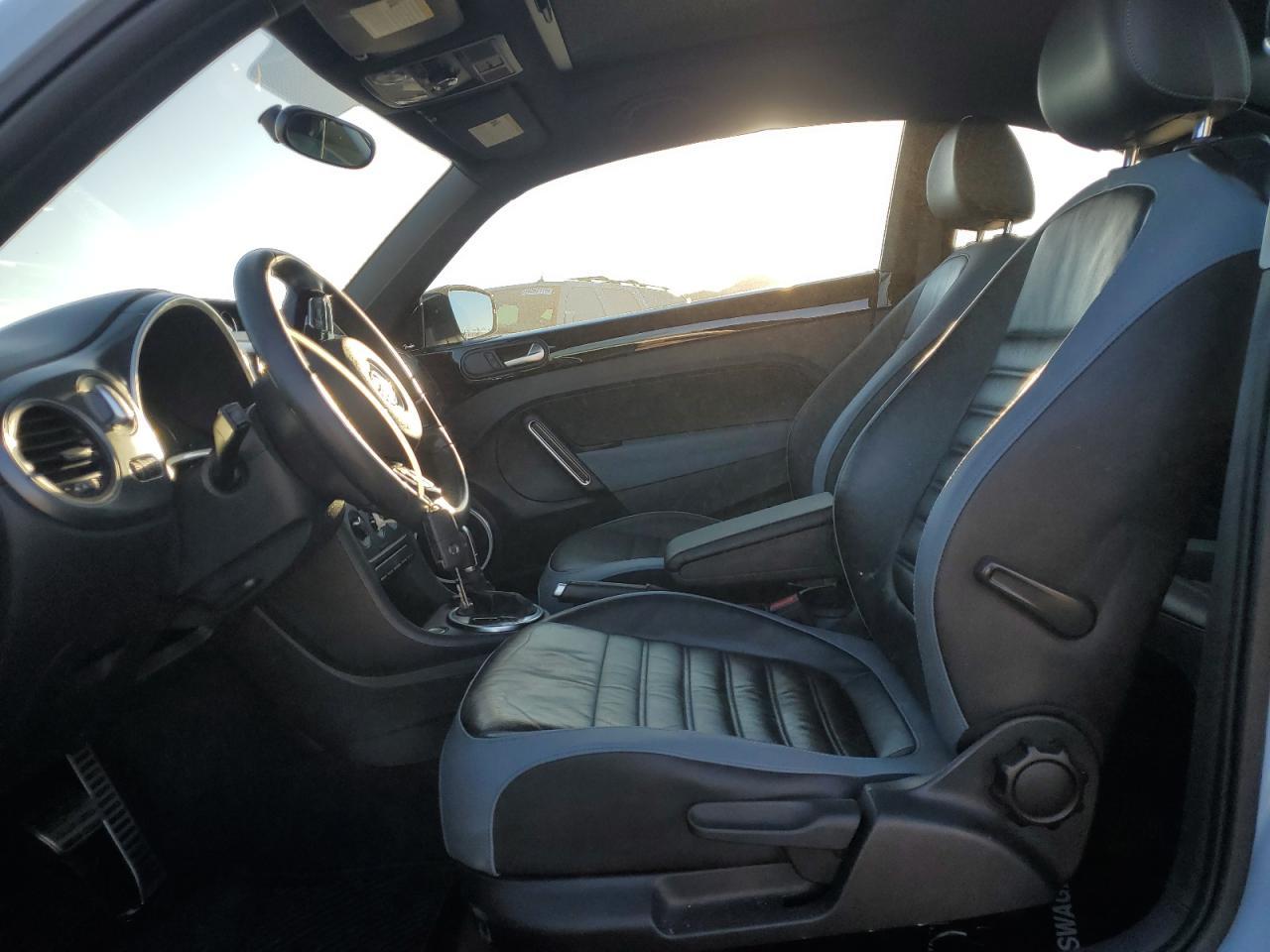 2014 VOLKSWAGEN Beetle