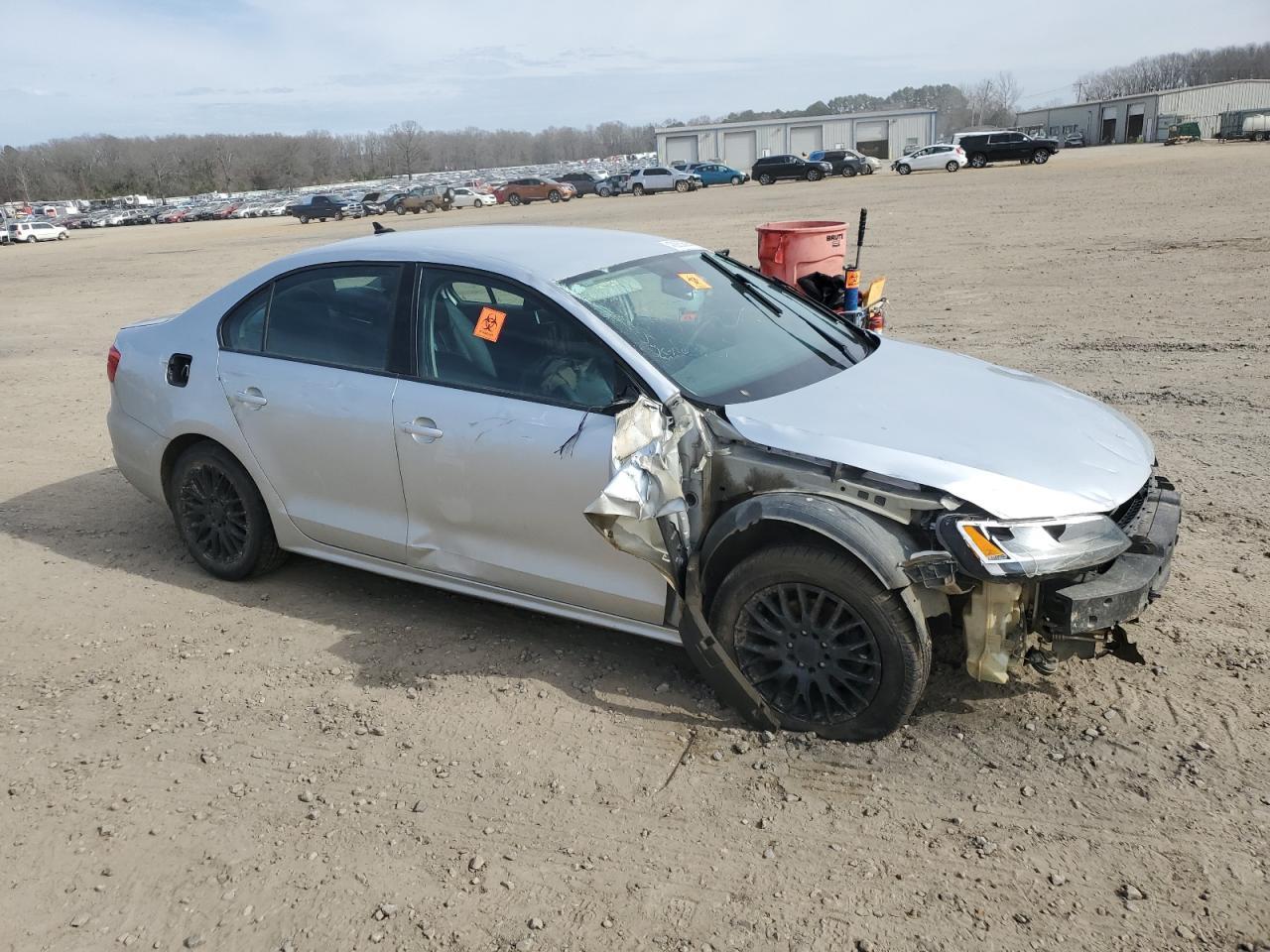 2011 VOLKSWAGEN JETTA