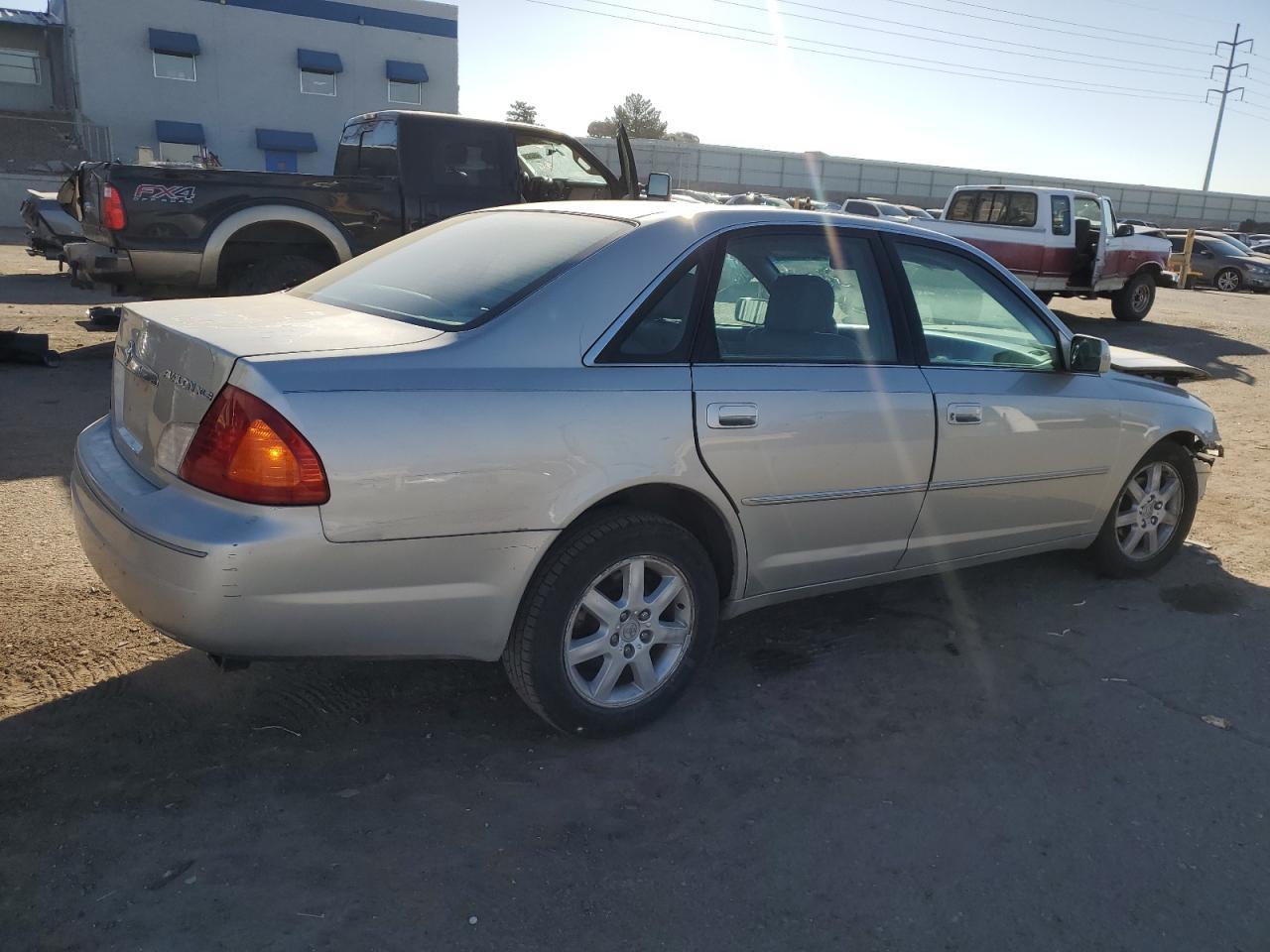 2002 TOYOTA Avalon