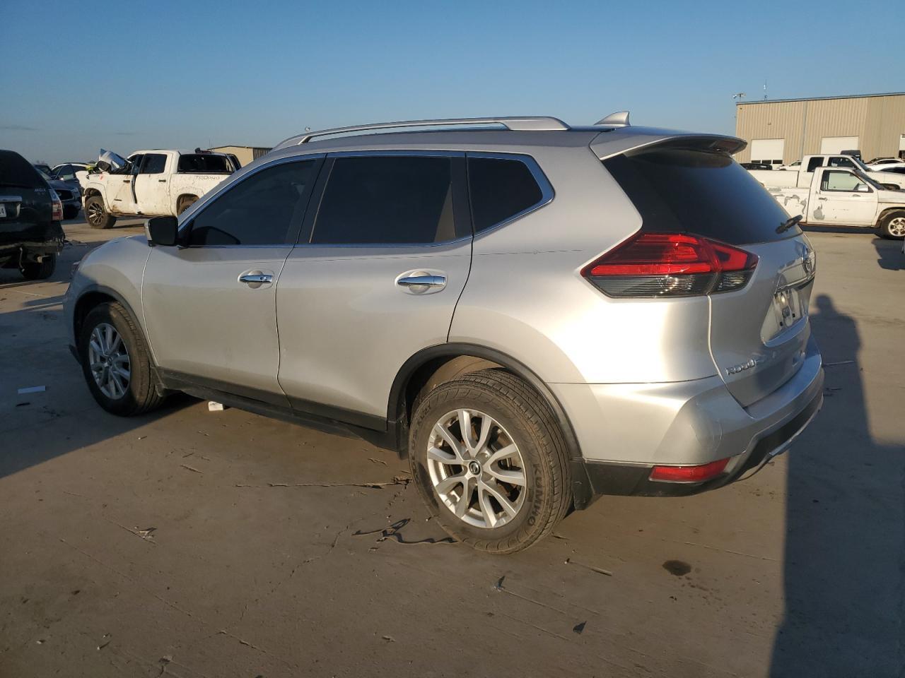 2017 NISSAN ROGUE