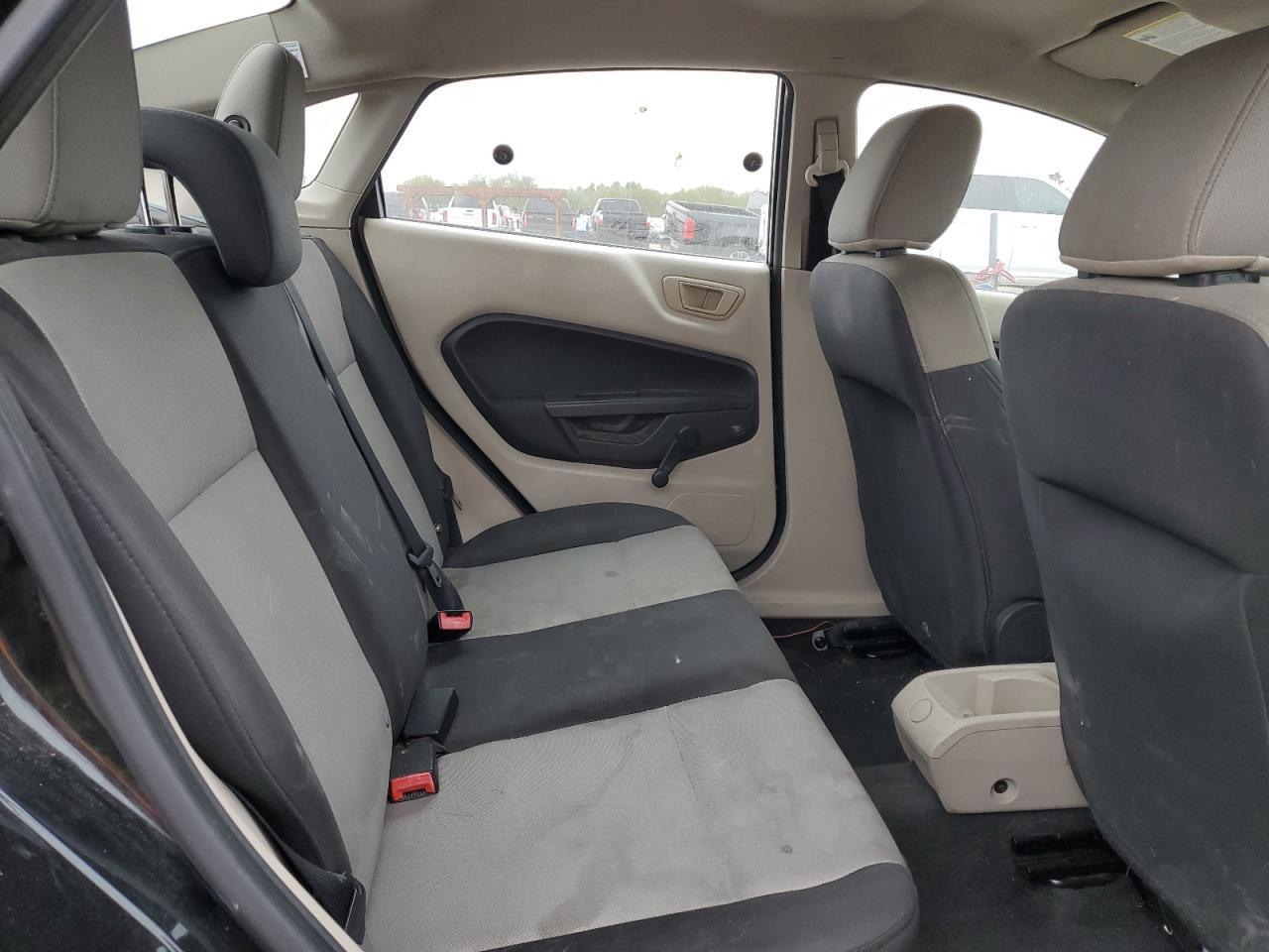 2013 FORD Fiesta