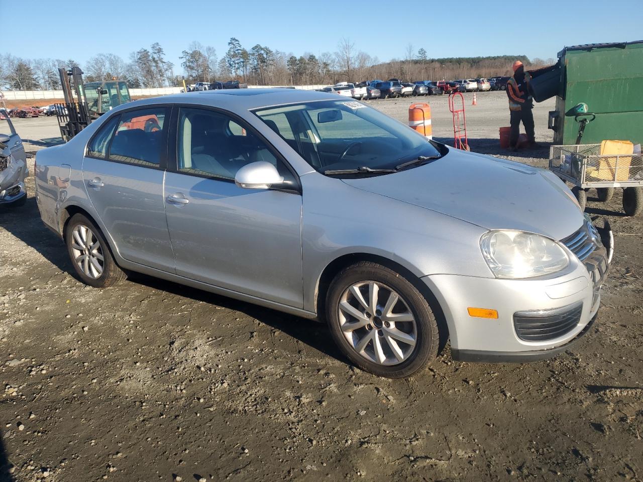 2010 VOLKSWAGEN JETTA
