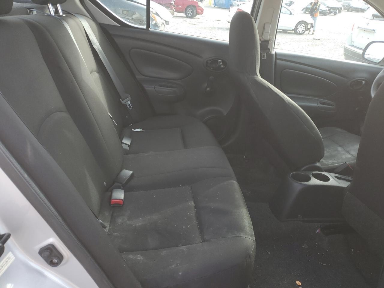 2015 NISSAN VERSA