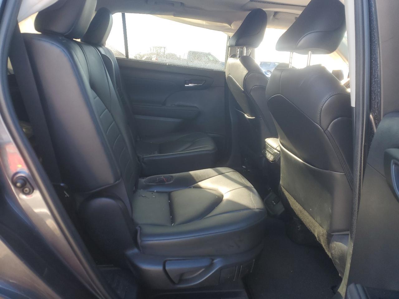 2021 TOYOTA HIGHLANDER