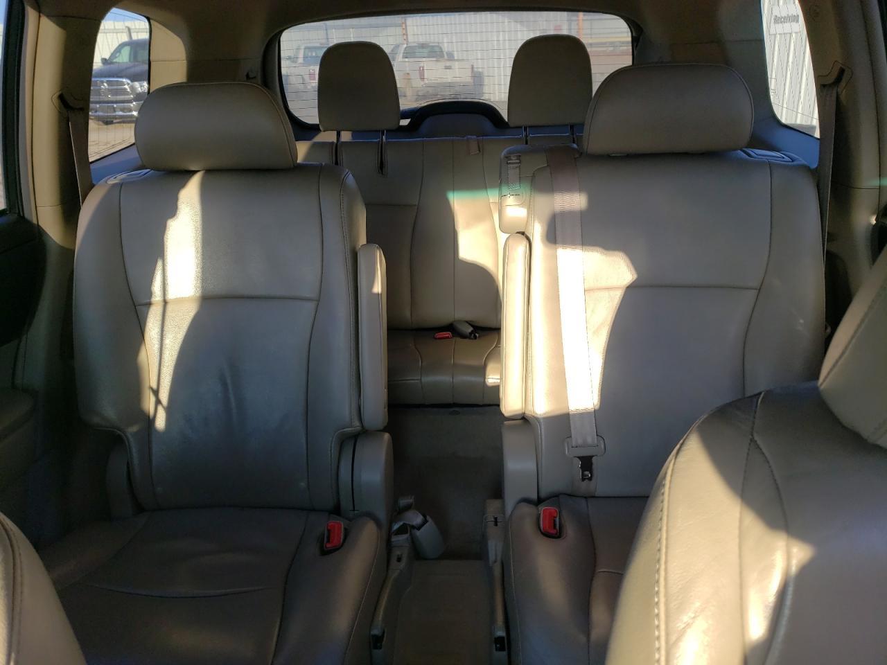 2010 TOYOTA HIGHLANDER