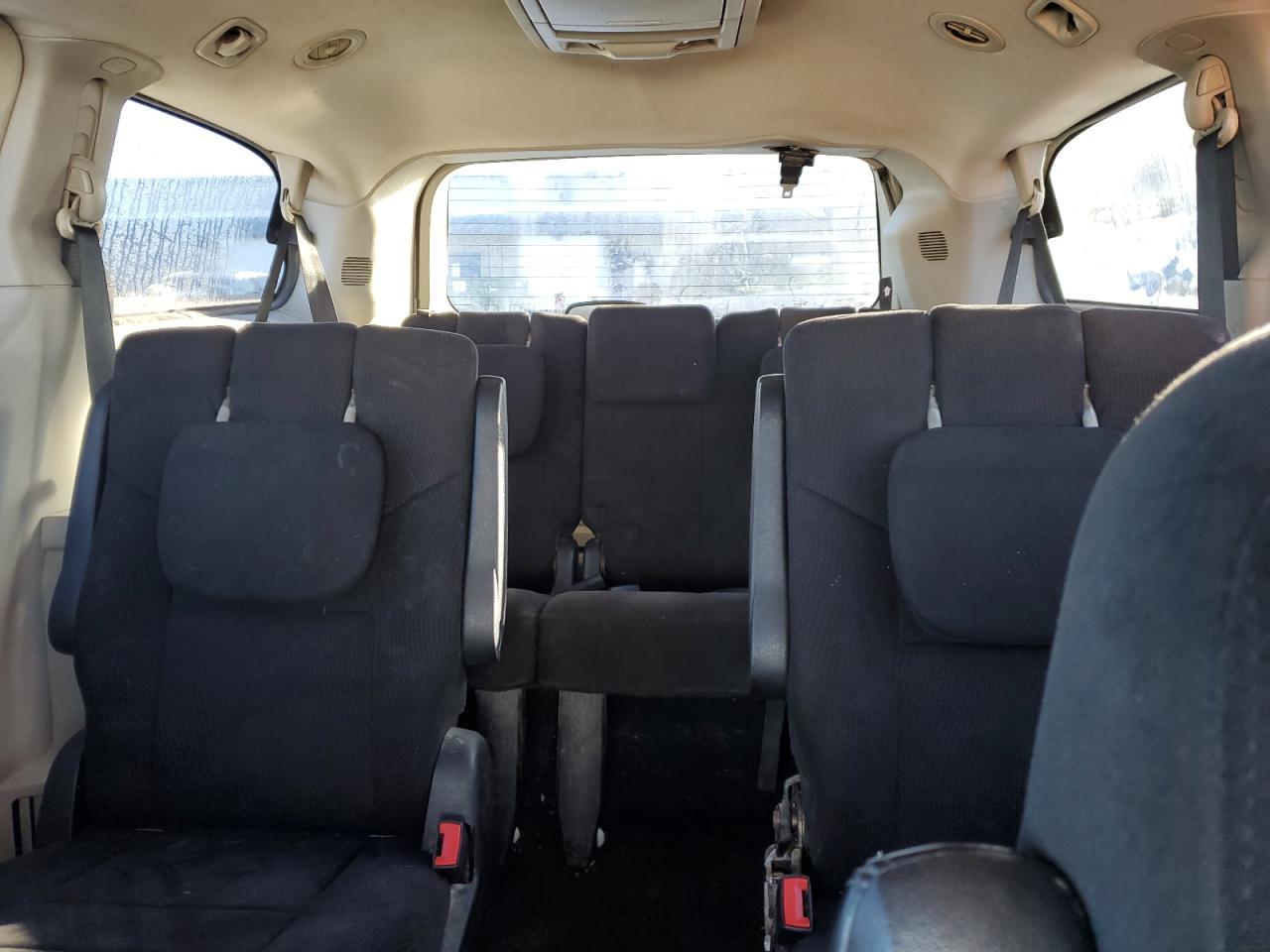 2011 CHRYSLER Town & Country