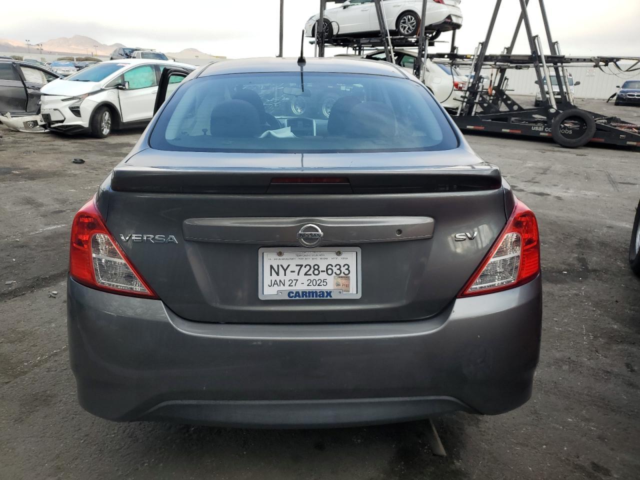 2017 NISSAN VERSA