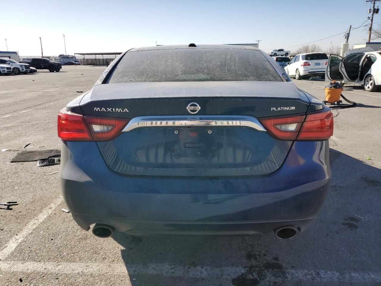 2016 NISSAN Maxima