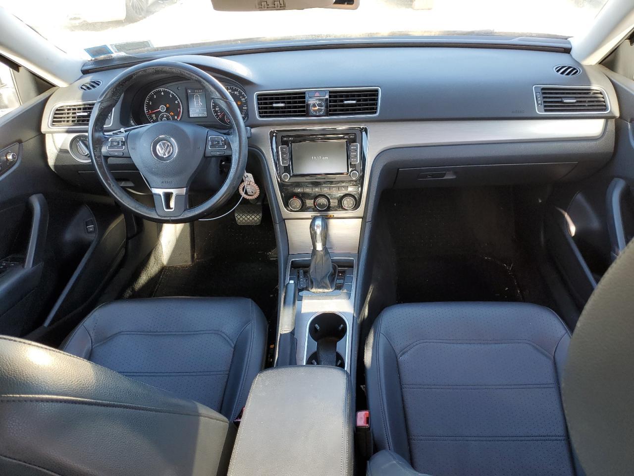 2014 VOLKSWAGEN Passat