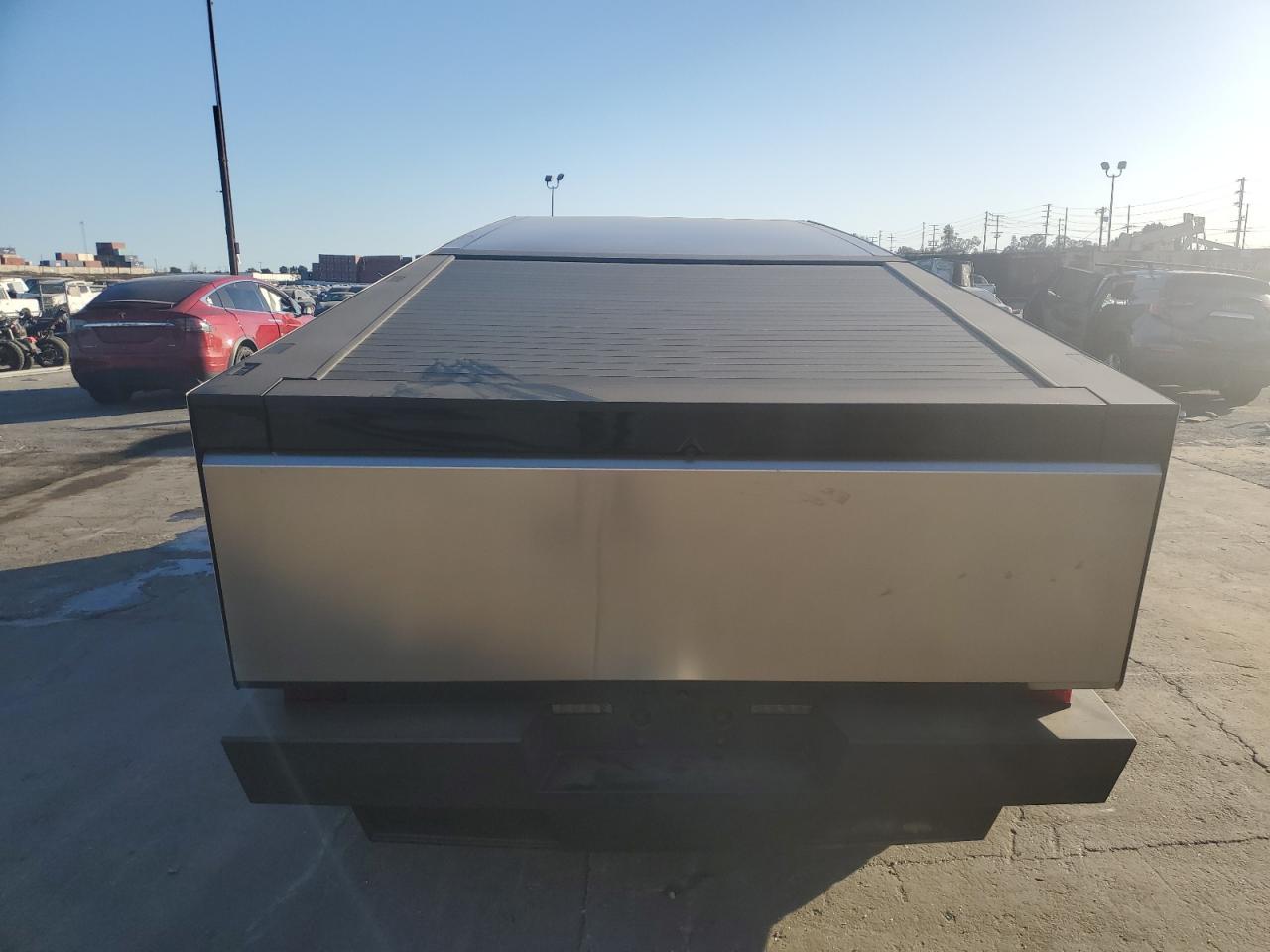 2024 TESLA Cybertruck