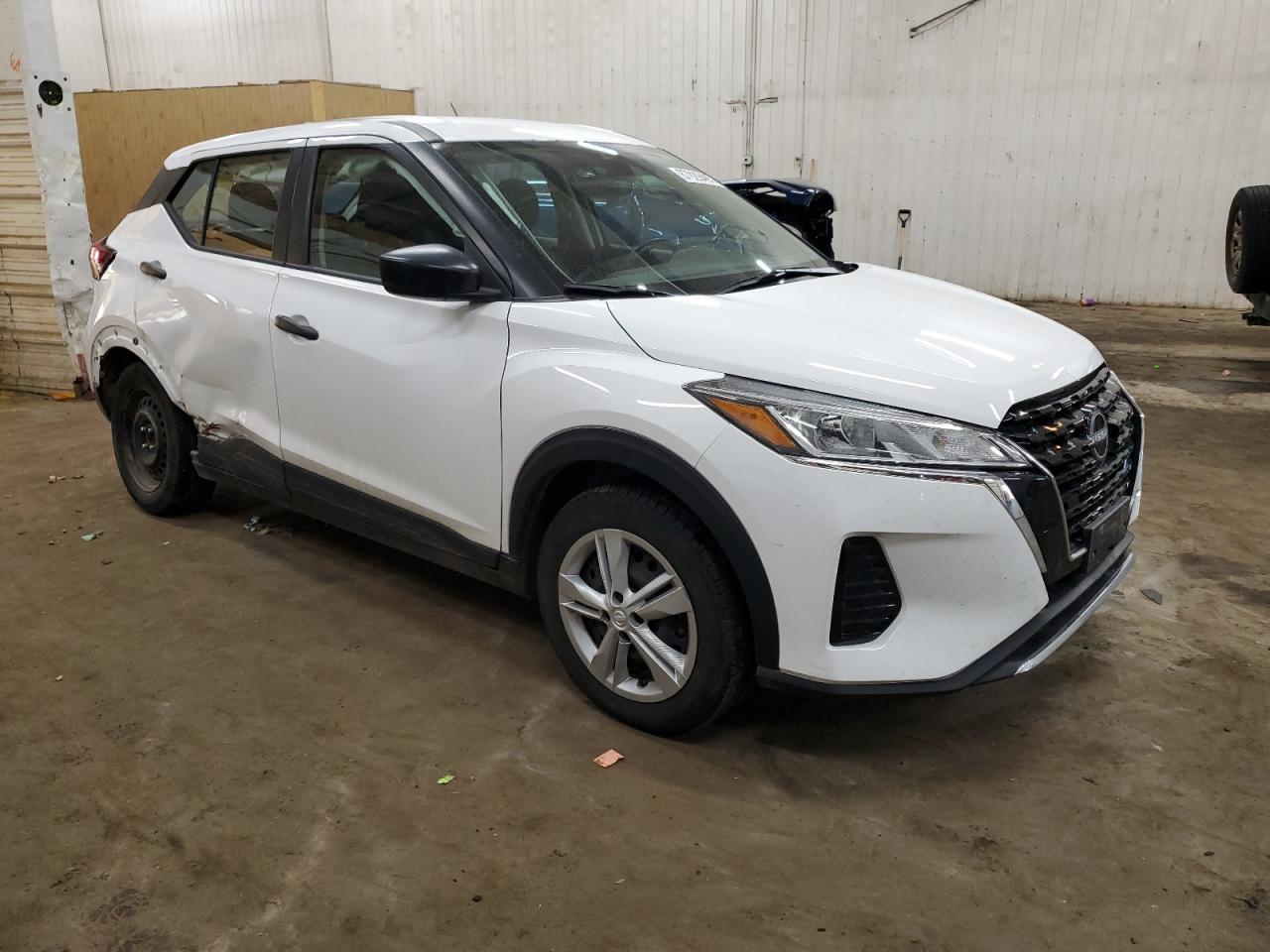 2022 NISSAN KICKS