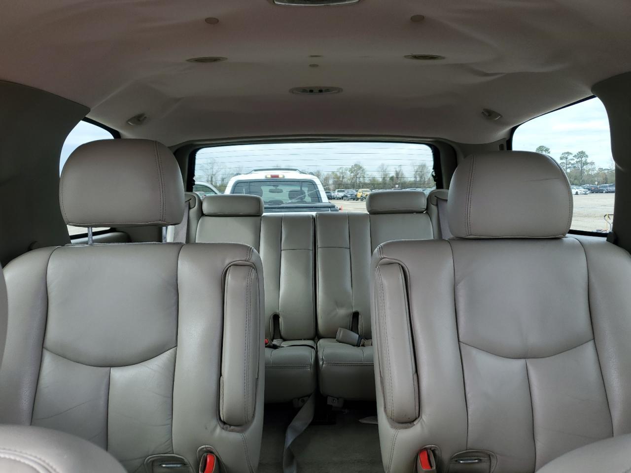 2004 CHEVROLET Tahoe