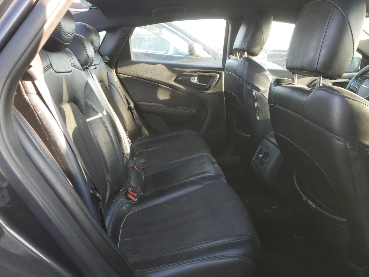 2015 CHRYSLER 200