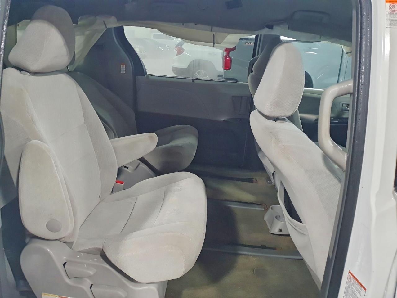2015 TOYOTA SIENNA