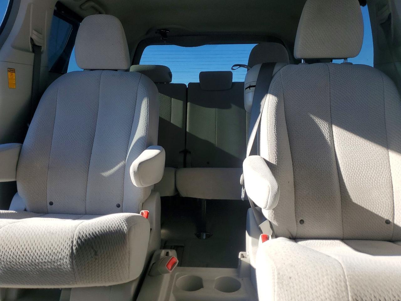 2014 TOYOTA SIENNA
