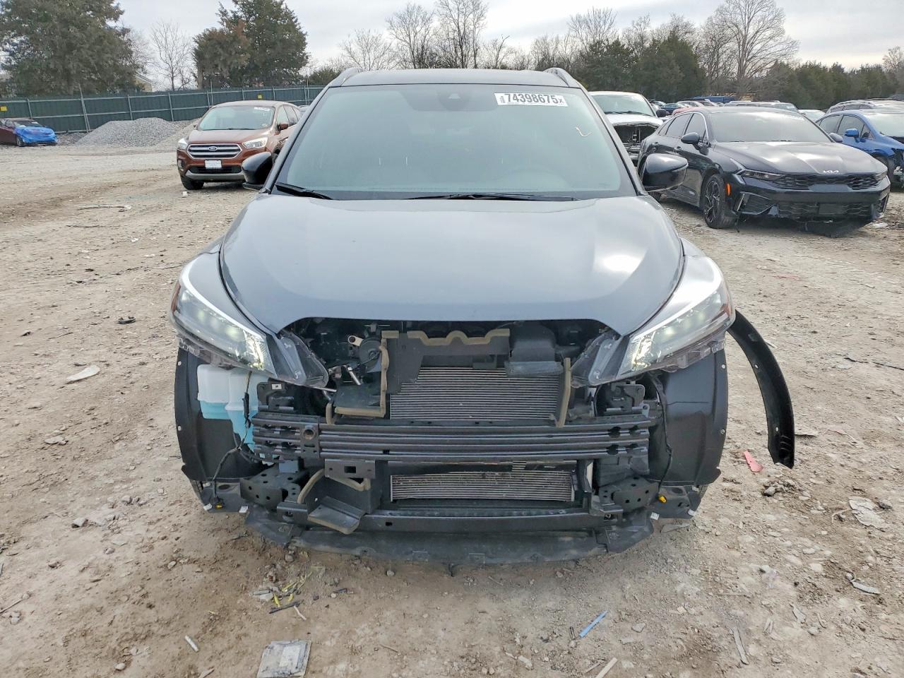 2024 NISSAN KICKS