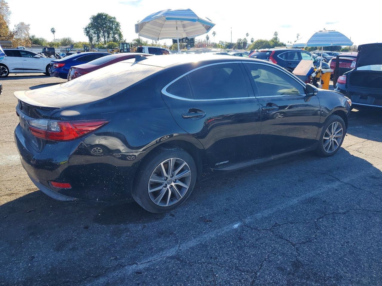 2017 LEXUS ES 300H