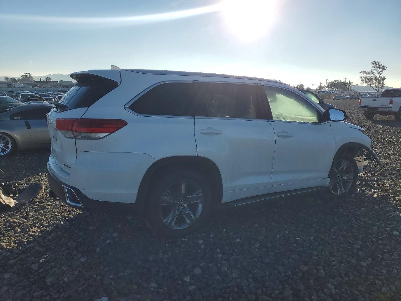 2017 TOYOTA HIGHLANDER