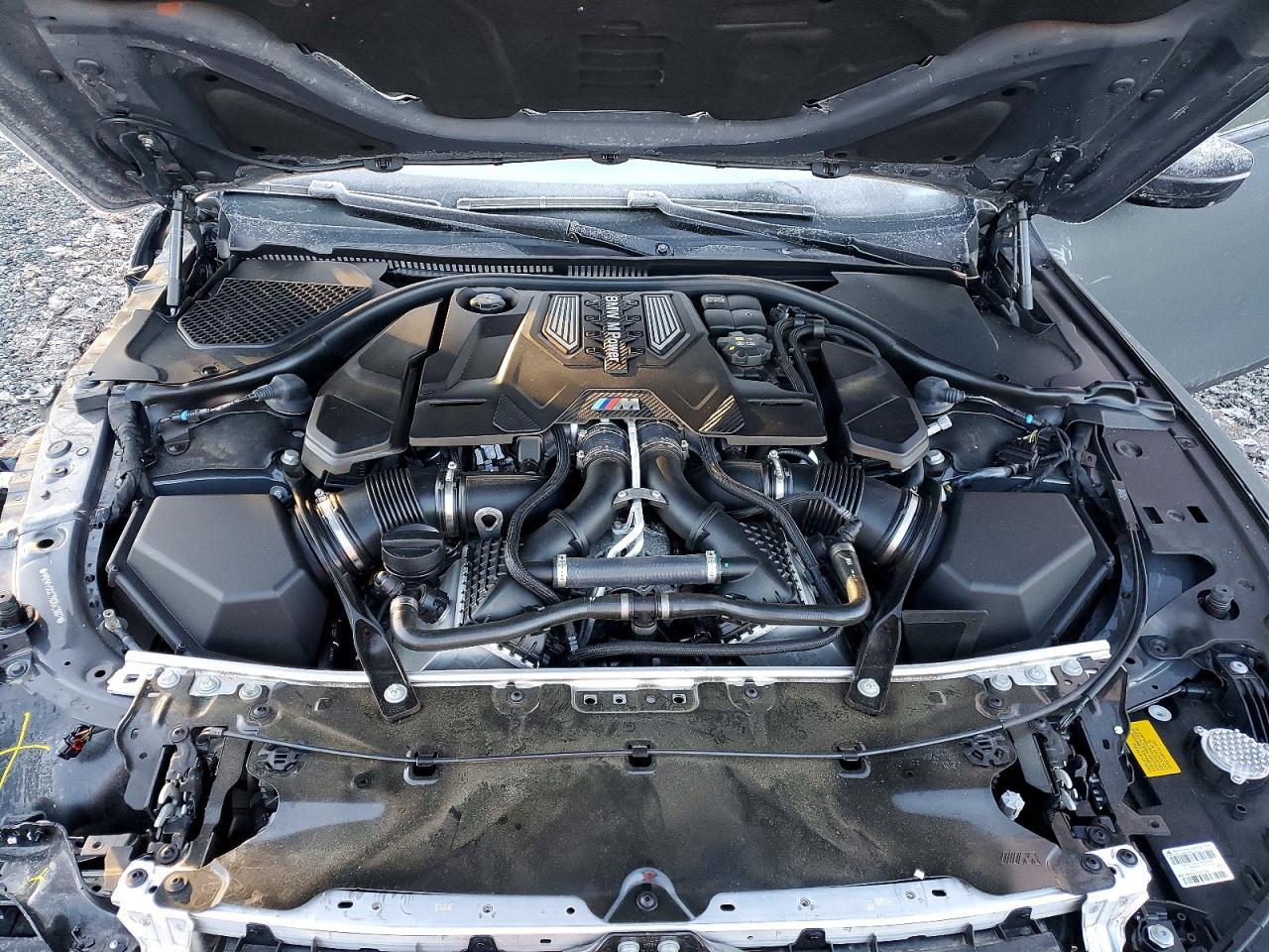 2024 BMW M8